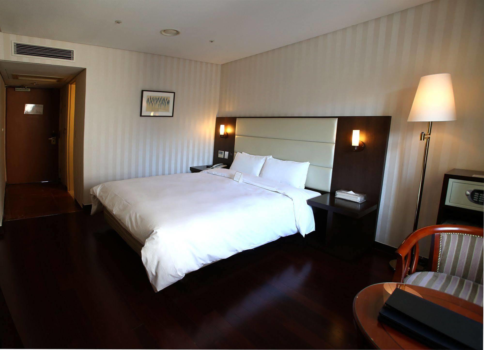 Hotel Prima Сеул Экстерьер фото
